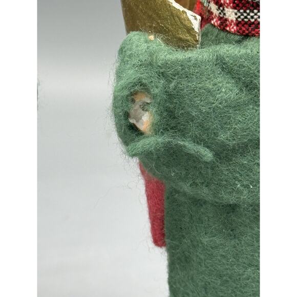 Vintage Christmas Caroler Figurines Man Woman Felt Choir Set of 2 Decor - Picture 3 of 7